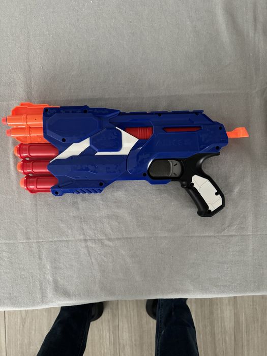 Pistol Nerf Dual-Strike ca nou!