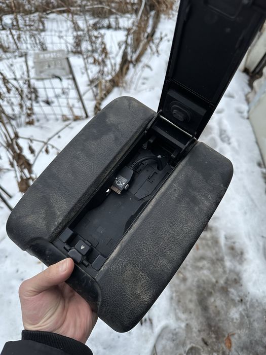 Подлокотник бмв е39