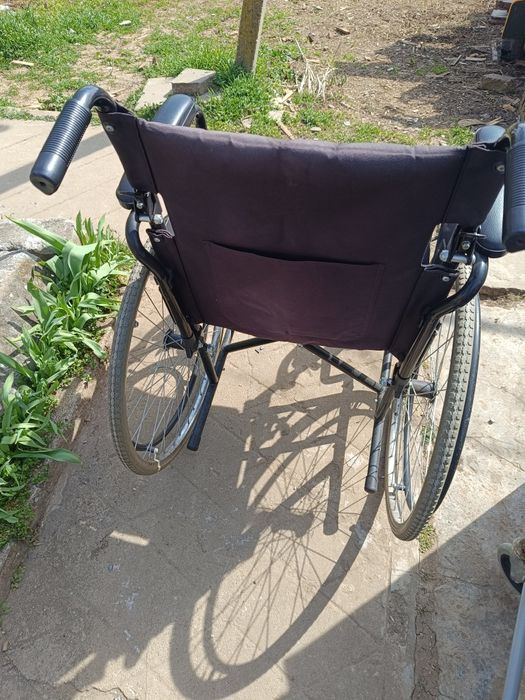 Инвалидна количка и тоалетен стол!