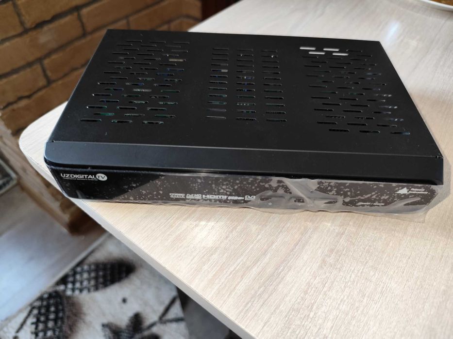 Uzdigital тюнер (новый)