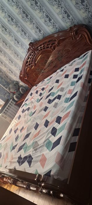 Спальный кровать