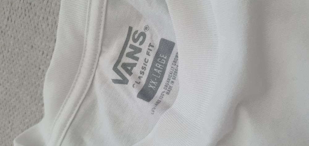 Блуза VANS нова и не е носена