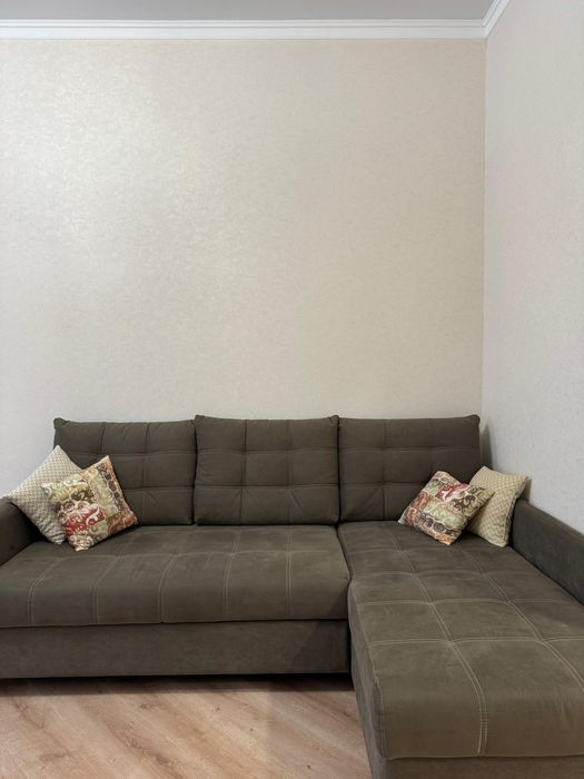 Продам диван в гостинную