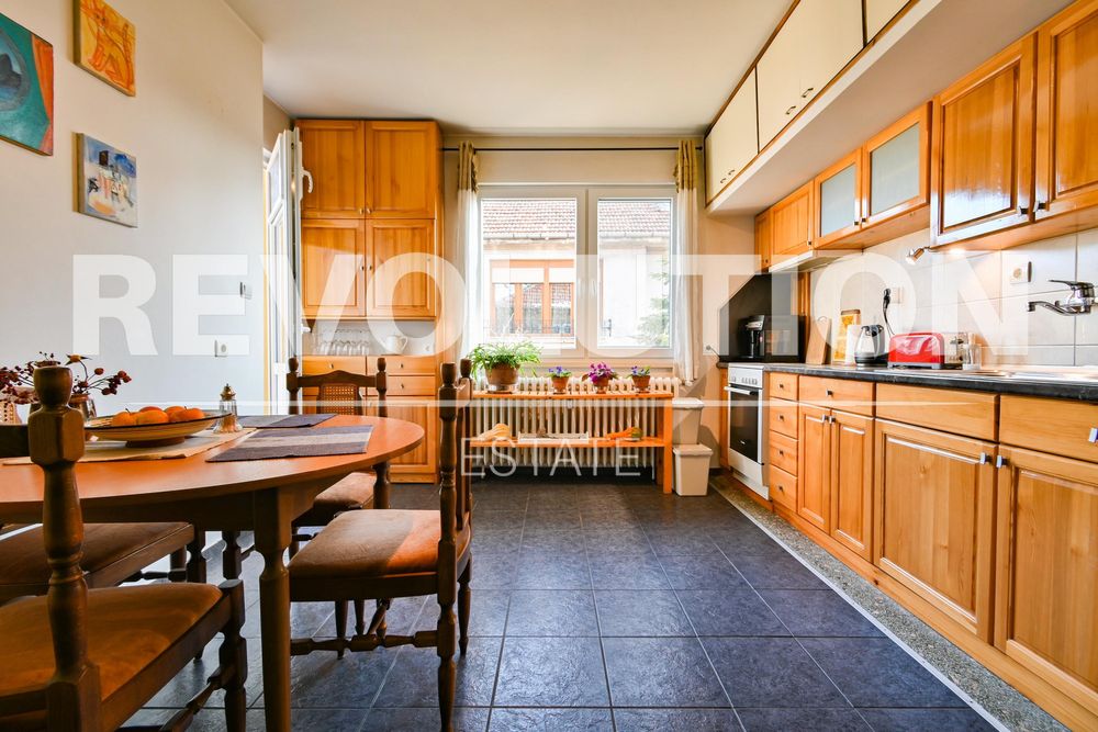 Дава се под наем Тристаен апартамент в София, Център - 135 кв.м за 1100 € - Снимка #6