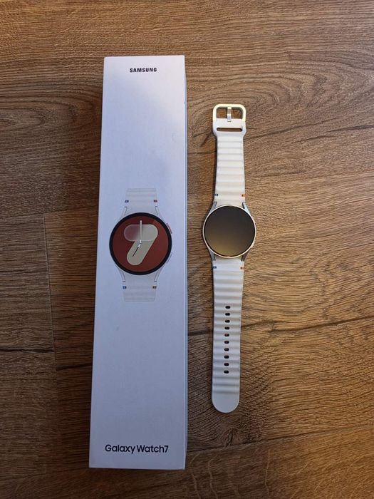 Samsung galaxy watch 7 cream
