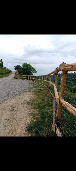 Garduri rustice din lemn