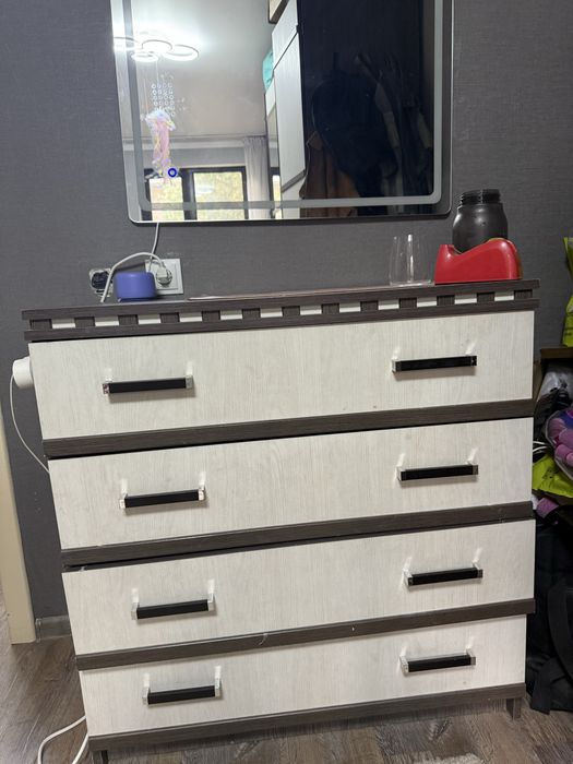 Продам комод для  спальной комнаты б/у