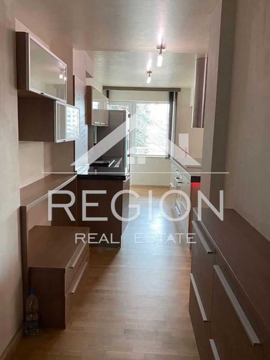 Дава се под наем Тристаен апартамент в Варна, Бриз - 100 кв.м за 600 € - Снимка #9