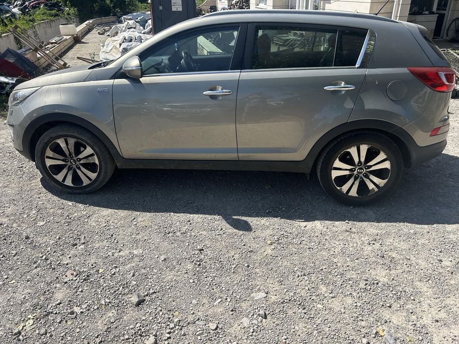 Kia Sportage 2.0crdi 136 AWD панорама на части!