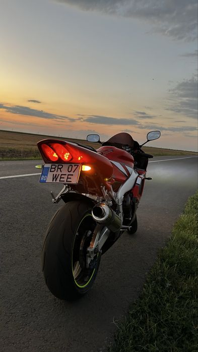 Yamaha R1 2001 cu 38,500