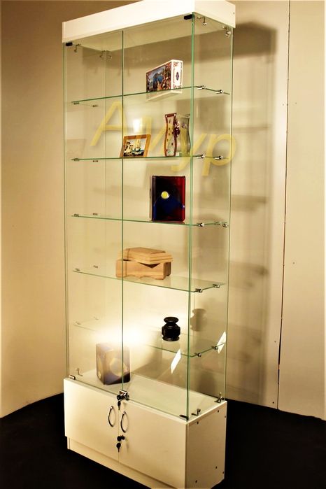 Сдам витрину либо полки в магазине