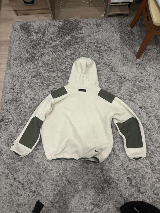 Шерпа от вълна на Нике.