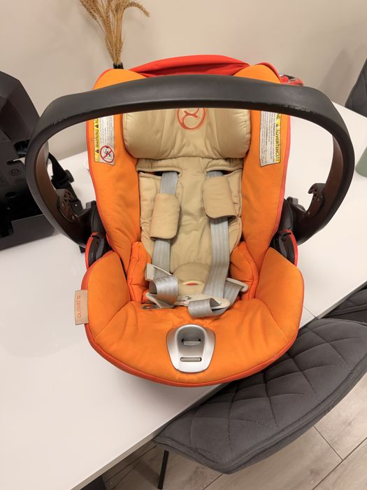 Продам автокресло с базой Cybex Cloud Q 0+