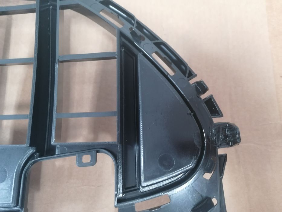 Grila centrala Mercedes Benz W 206