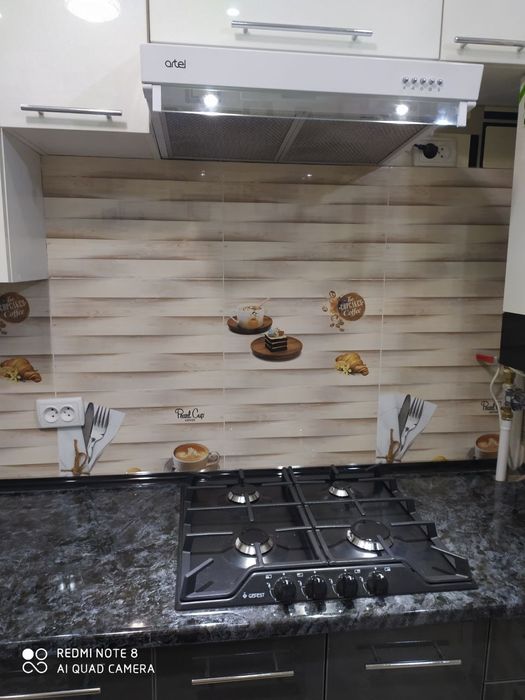 Квартира ижорага  3эт 1хон 5мик круг  мегамаркрт