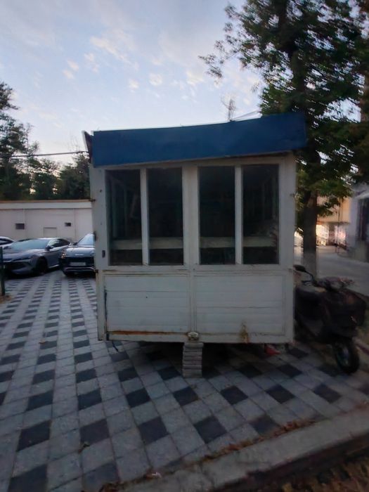 Продаю будку на колесах