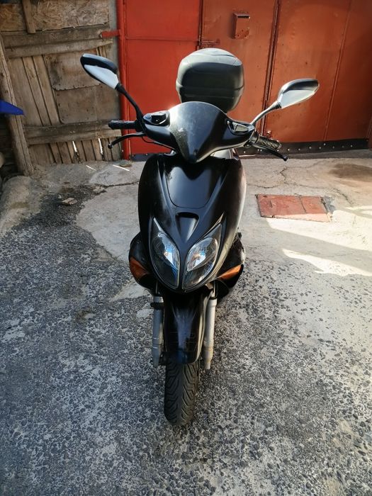 Vând Honda  850€