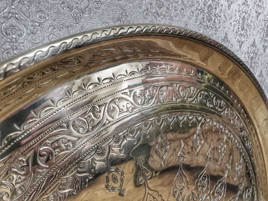 Чеканный поднос кандакори мельхиор