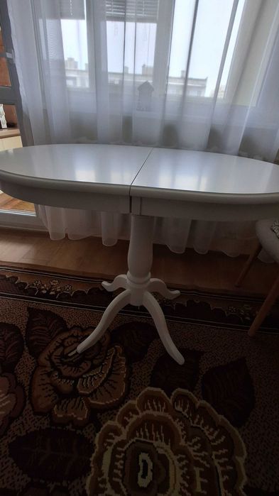 Продавам кухненска маса