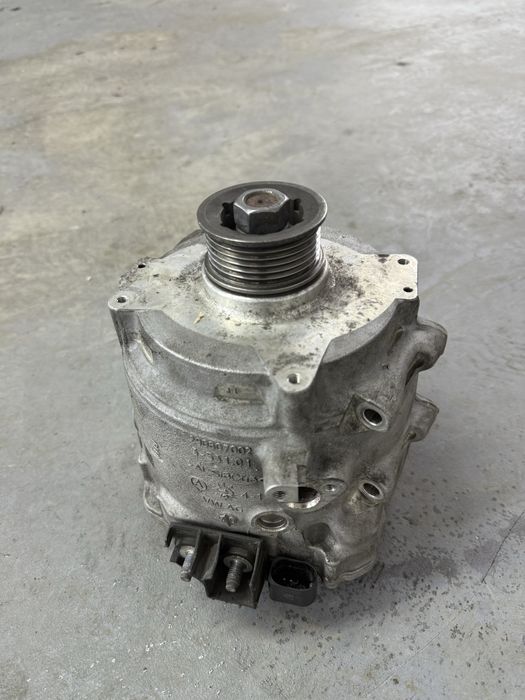 Vand alternator audi Q8 defect
