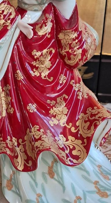 Порцеланова фигура на LENA LIU Колекционерска