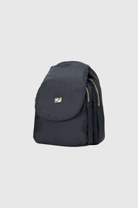 НОВО! ЛИКВИДАЦИЯ! Черна дамска раница с капак