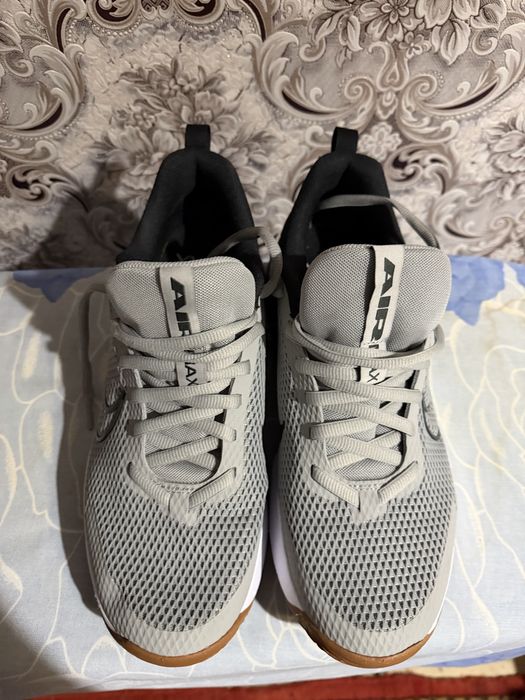 Продается оригинальные кроссовки Nike