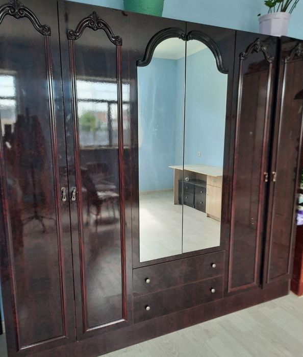 Спальный гарнитур