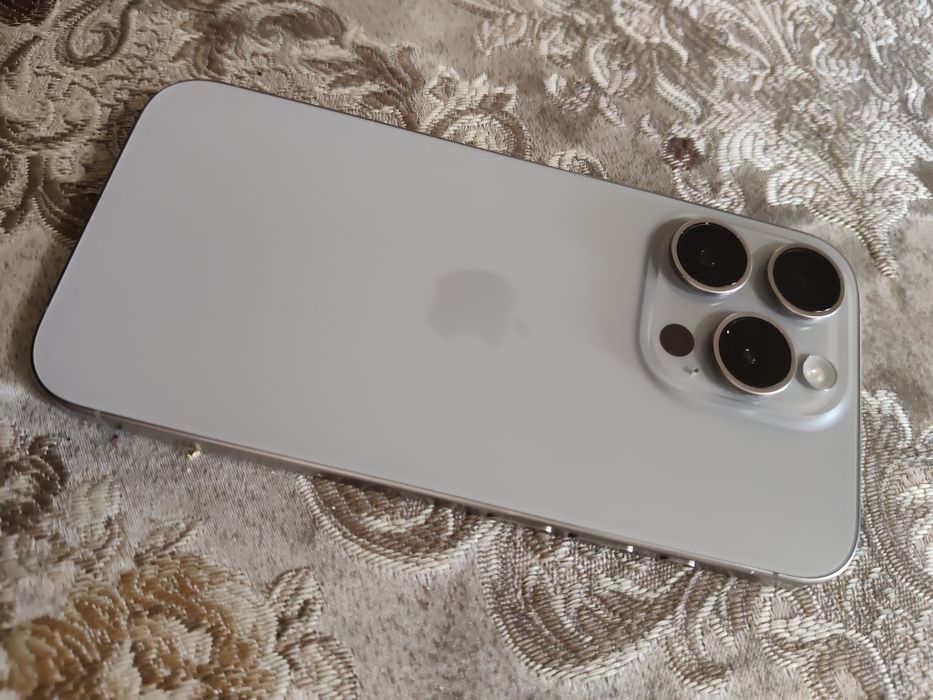 IPhone 15 Pro  .