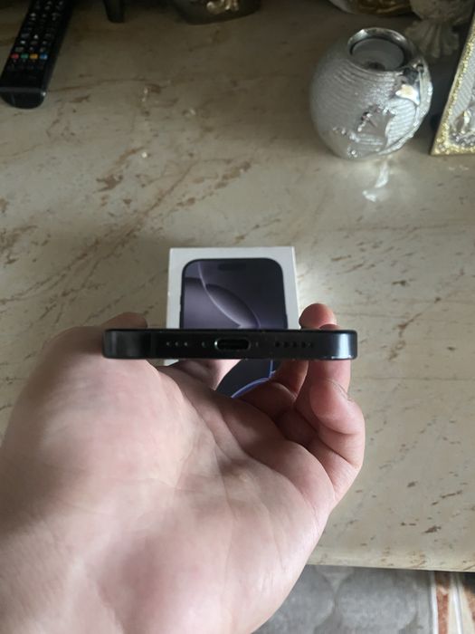 Vand iphone 16 pro 256 gb