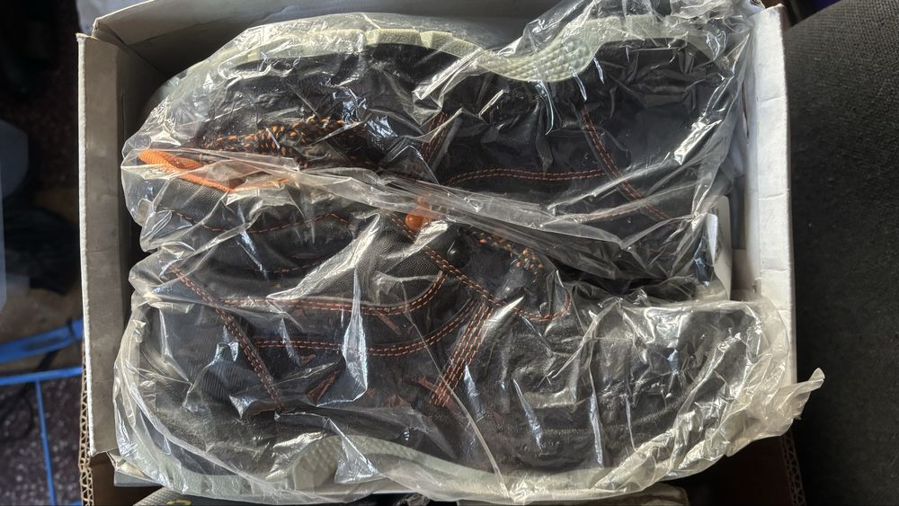 Продам новую обувь