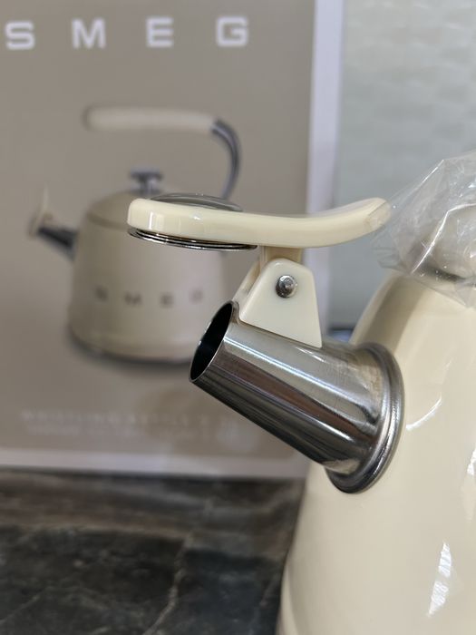 Срочно Smeg  чайник