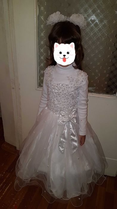 Платье белое нарядное