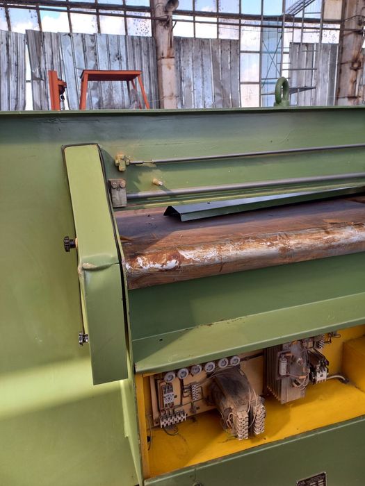 шивачка за фурнир 1300мм. .