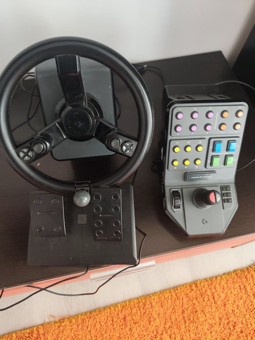 Volan Logitech + Pedale + Side Panel Saitek