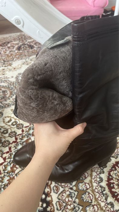 Продам сапоги  новая 36 размер