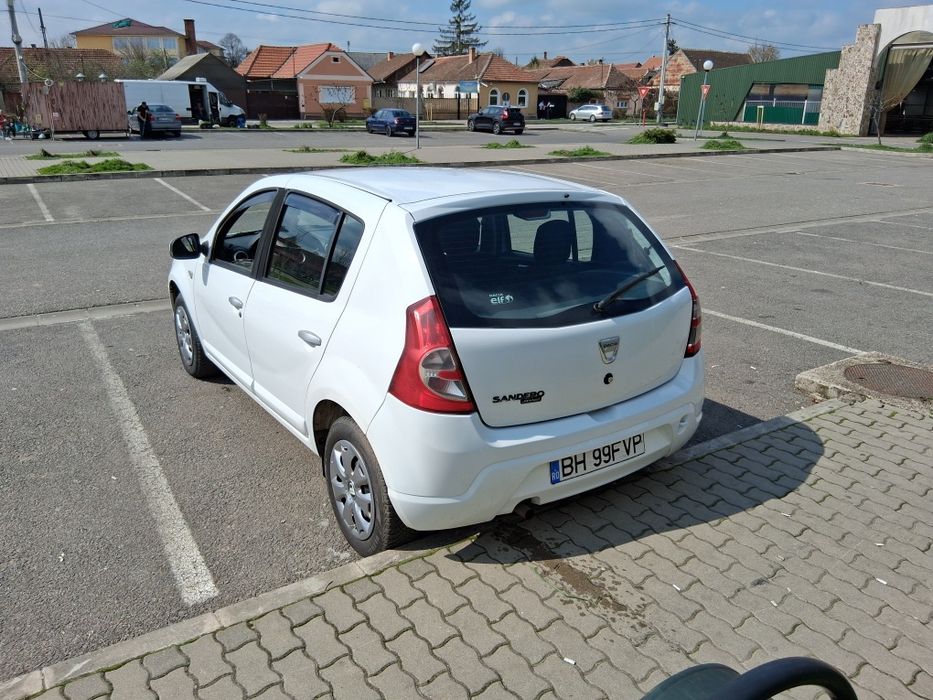 DACIA Sandero 2010 — imagine 3