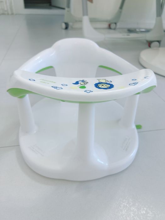 Vand scaun pentru baie copii