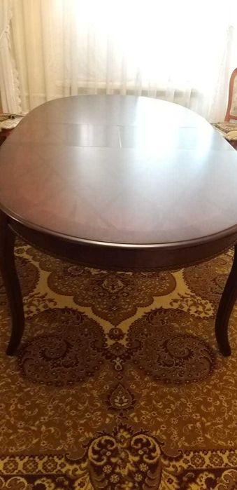 Стол обеденный деревянный