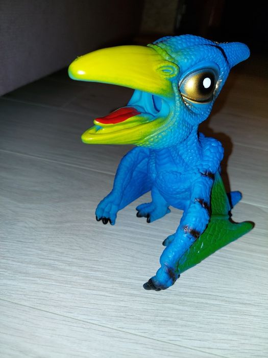 Dinozaur de jucarie
