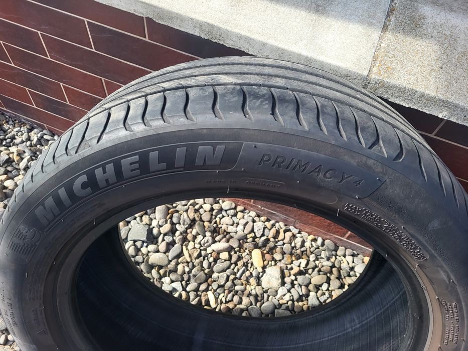 225 50 17 Michelin