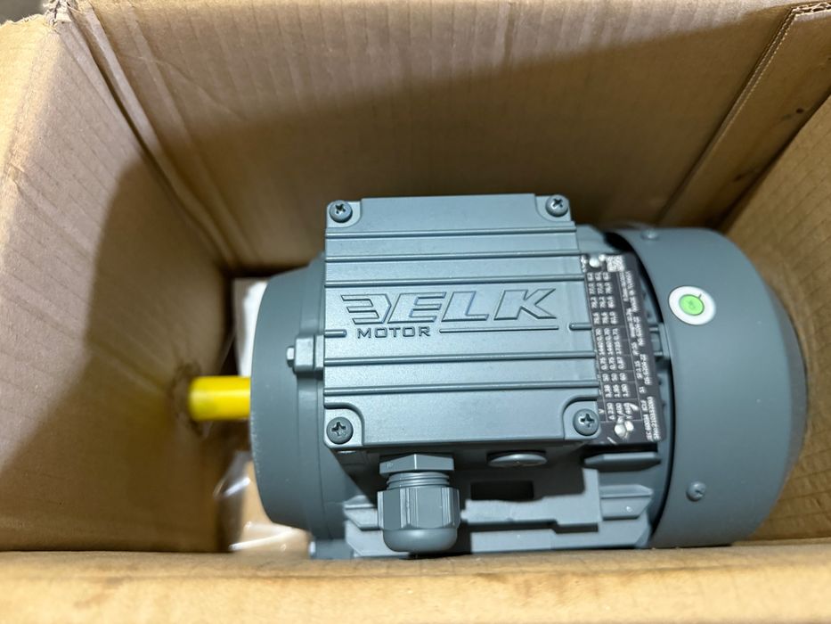Motor electric trifazat nou ELK 0,75 kW NOU, 1440 rpm, IE2, IP55