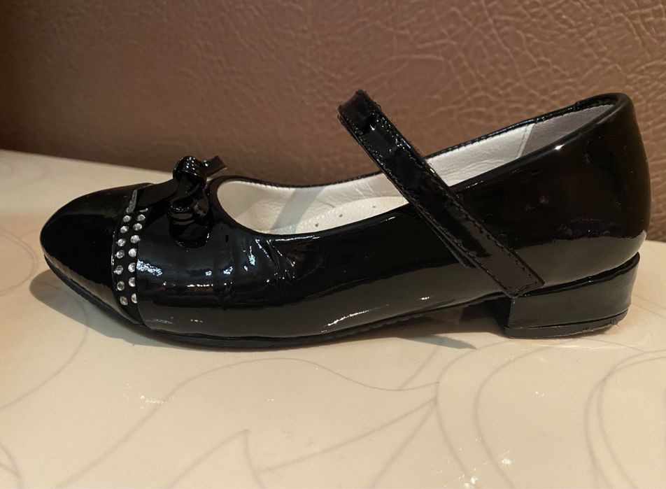 Туфли синие 29 р. и чёрные 27 размер для девочки