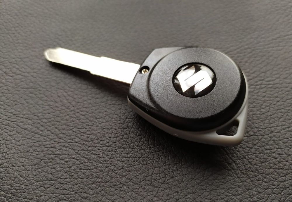 Кутия кутийка за ключ suzuki SX4 / сузуки / fiat sedici / фиат седичи