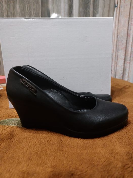 Продам туфли женские