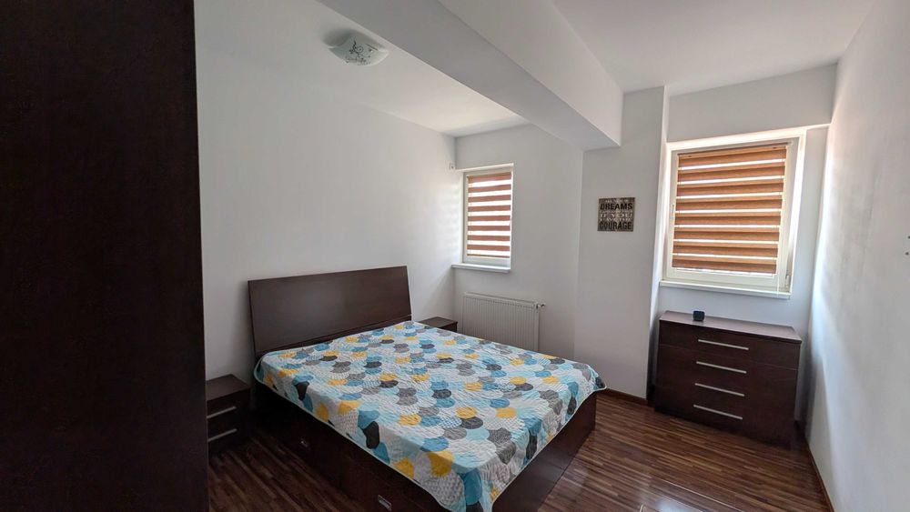 Vând apartament decomandat zona 9 mai