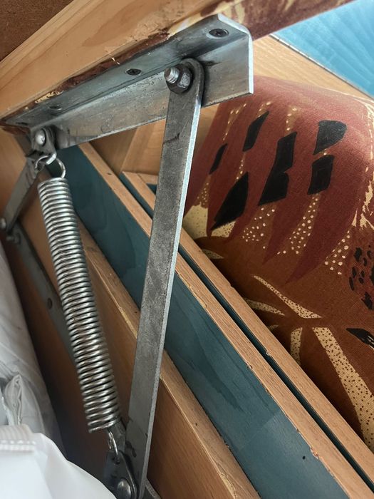 Легла с ракла  и гардероб