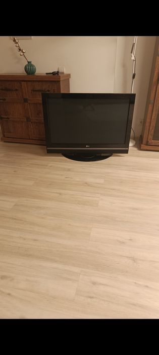 Телевизор LG 42PC51 (42 диагональ)