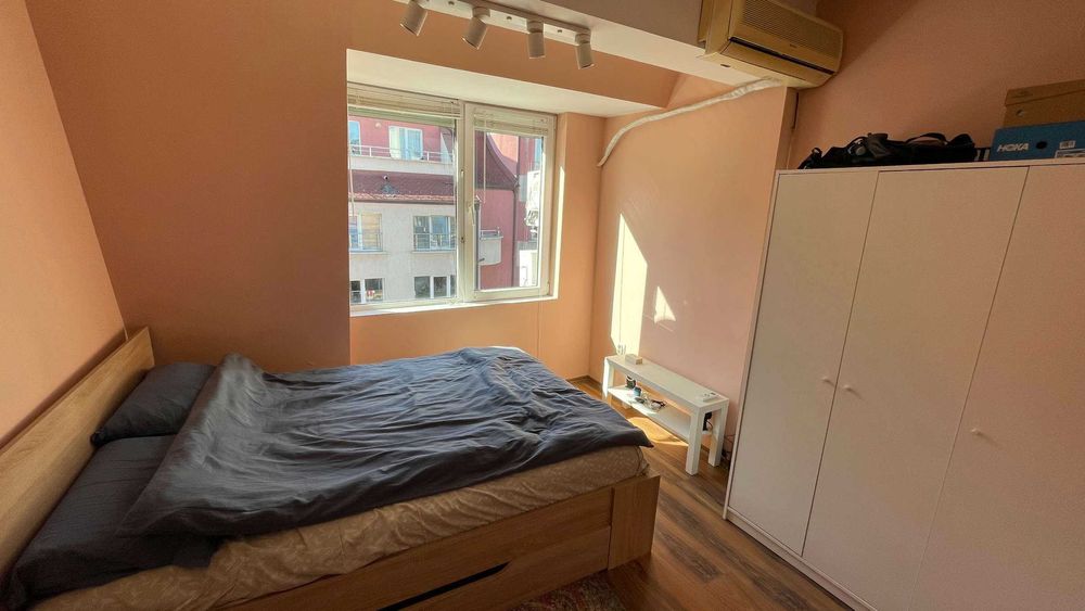 Продавам прекрасен 4-стаен апартамент в нова сграда в кв. Бели брези