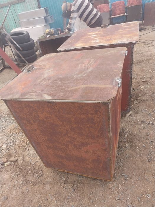 Продам срочна мусорная бак